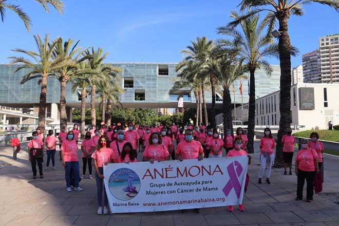 Día internacional del cáncer de mama en Benidorm